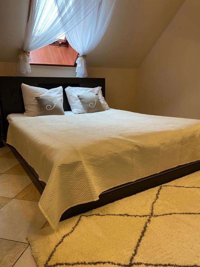 Palac Jablonowo Bed & Breakfast Ujście Exterior foto