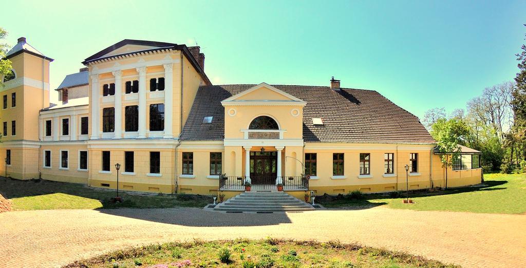 Palac Jablonowo Bed & Breakfast Ujście Exterior foto