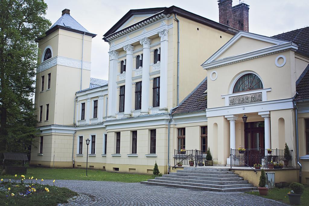Palac Jablonowo Bed & Breakfast Ujście Exterior foto