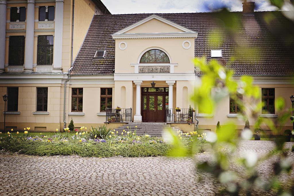 Palac Jablonowo Bed & Breakfast Ujście Exterior foto